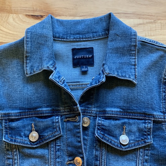 Jean Jacket. - Picture 3 of 10